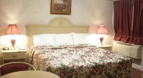 Red Carpet Inn & Suites Hammonton NJ Route-30E - Image 2