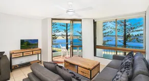 Eastbourne U4 80 Esplanade Golden Beach - Image 2