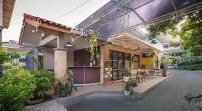 RedDoorz near RS Mitra Keluarga Depok - Image 3
