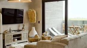 La suite 77 & Hindi - Image 3