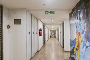 OYO Townhouse 401 Hotel Royal Comfort - Image 4