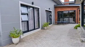 Diaz Beach House - Image 4