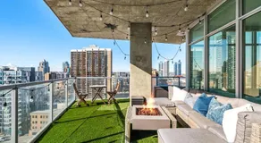 Urban Oasis - 2BR Condo Downtown Large Balcony - Image 4