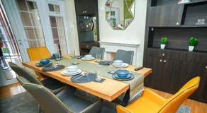 4-Bed Contractor Base Free Parking Near Heathrow, M4 & Stockley Park - Image 2