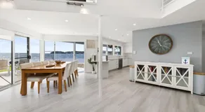 Waterfront Wonderland 41 Foreshore Dr stunning house with a lift linen Wi Fi and ducted air conditioning - Image 4