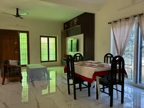 Queen Bedroom - Image 4