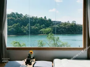 Tengchong Yujing Lake View Inn - Image 2