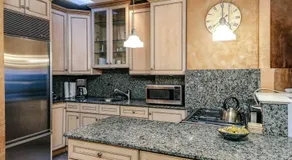 Historic and Unique Brownstone in Gold Coast - Downtown - 3 - Image 3