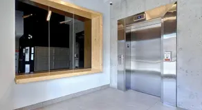 Penthouse With FREE indoor Parking Downtown - Image 4