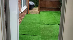 Modern En-Suite Garden View Room - Image 4