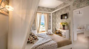 Bella Colina I Vintage Hotel 1953 - Image 2