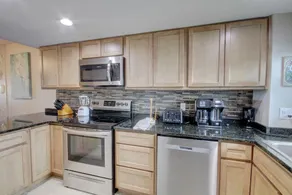 113 El Matador 1 Bedroom Condo by RedAwning - Image 5