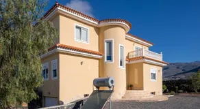 Modern Villa with private pool and mountain views - Image 5