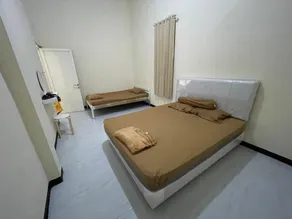 Villa Queena 4 Kamar Tidur (5 Bed) - Image 2