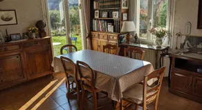 Les Chaises - Image 4