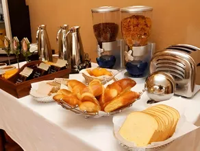Hotel La Louve - Image 4