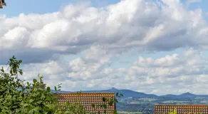 Cozy Homestay with Sea & Garden Views Ultra Fast WiFi Close to Town - Image 3
