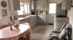 Entire house near beaches, footpaths, dog friendly - Image 2