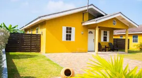 Czar's Romantic Retreat-2 Bedroom Home and Pool - Image 5