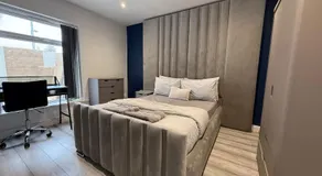 5 Bed Town House With Additional Luxury Hot Tub And Within City Centre And Sleeps Up To 11 With Sky And Netflix - Image 2