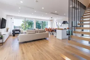 Chic Roof Terrace Penthouse with Full Sea View - Image 3