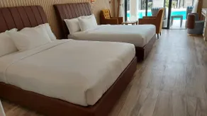 Lake View Resort - Image 2