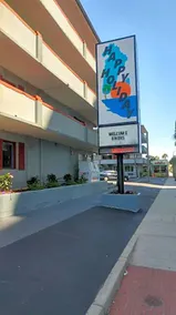 Happy Holiday Motel - Image 2