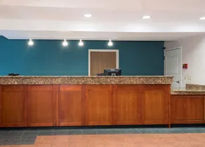 Inn & Suites Madison, GA - Image 5