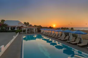 Nirvana Beach Hotel - Image 3