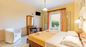 Kosmos Hotel - Image 2