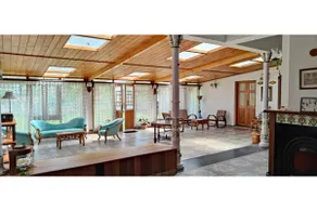 Brooklyn Villa - Image 2