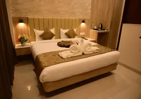 Golden palace 200 meter from ram janmbhoomi-Hotels - Image 5