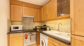 SUPERIEUR 2 CHAMBRES 2 SALLE DE BAIN APPARTEMENT gratuit Wifi condo de luxe ST PAUL'S Zone1 6 couchages - Image 4