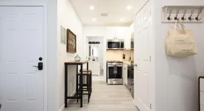 240-12 BRAND NEW Studio Prime location W&D - Image 4