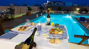 Hotel Royal Plaza - Image 3