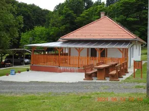 LUKU HEGYI Pihenohaz - Image 1