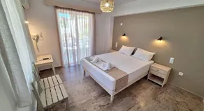 Evita's Resort - Image 2