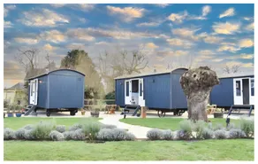 The Red Lion - Shepherd Huts - Image 4
