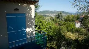 Nid douillet - LES FARGETTES - superbe vue - charmante petite maison avec jardin - 2 pièces à Privas - Image 4
