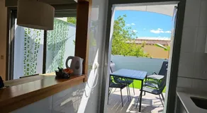 CMS Center Penthouse with Sunny Terrace & Parking - Image 5