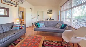 Classic Aussie Beach House - Image 2