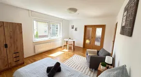 8 Einzelbetten Böblingen I 6 Schlafzimmer I 2 sep Ebenen I 2 Bäder, 2 sep WC I Messe, A81 I Monteure, Teams - Image 2