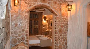 The Flintstones House - Image 4
