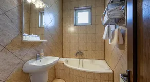 Hotel Denis str Gării nr 72 - Image 2