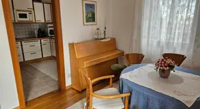 House near castle park - Image 4
