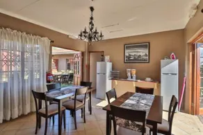 Asante Sana Guesthouse - Image 3
