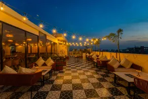 Hotel Chawlas - Image 2