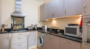 Camstay Longworth Avenue - Image 5