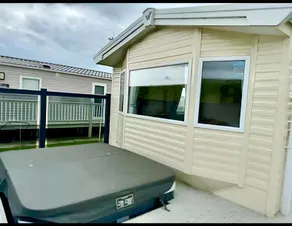 Luxury HotTub Property Close To Beach Wheelchair - Image 3