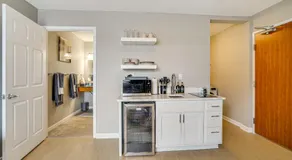 Convenient Studio Stay: Easy Access to Twin Cities - Image 4